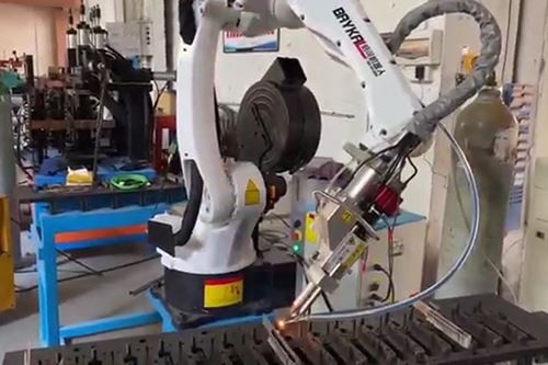 Robot de soldadura láser fabricado por Fulzh